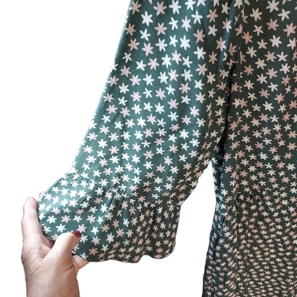 Boden size 6 sage green with white and light pink starfish/stars jersey dress - Picture 4 of 14